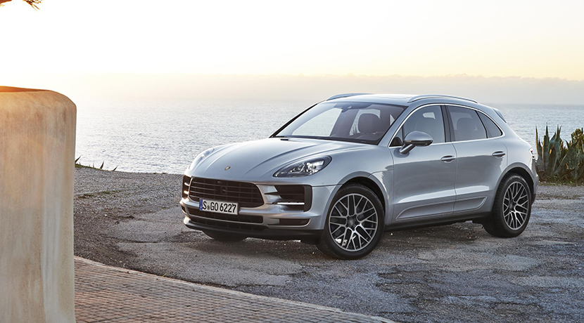  Porsche Macan S front profile 